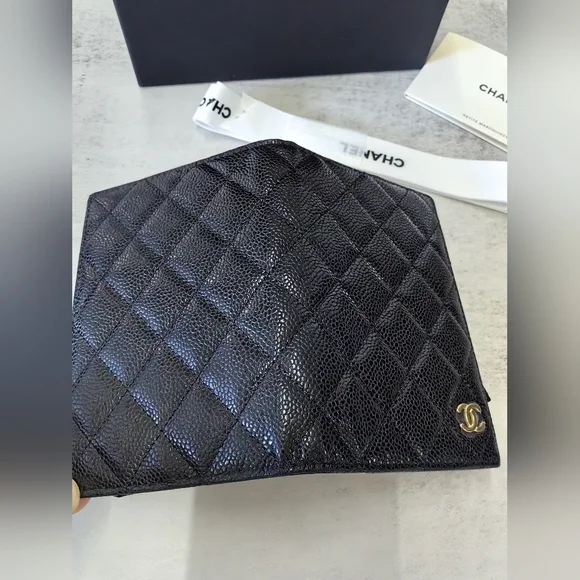 CHANEL Black Quilted Credit Card Holder - Picture 3 of 9